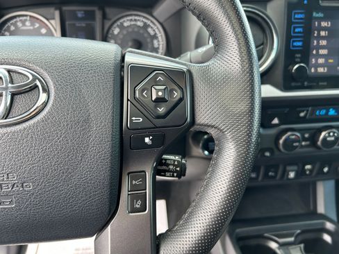 Used 2019 Toyota Tacoma TRD Off-Road w/ TRD Premium Off Road Package AWD/4WD image 14