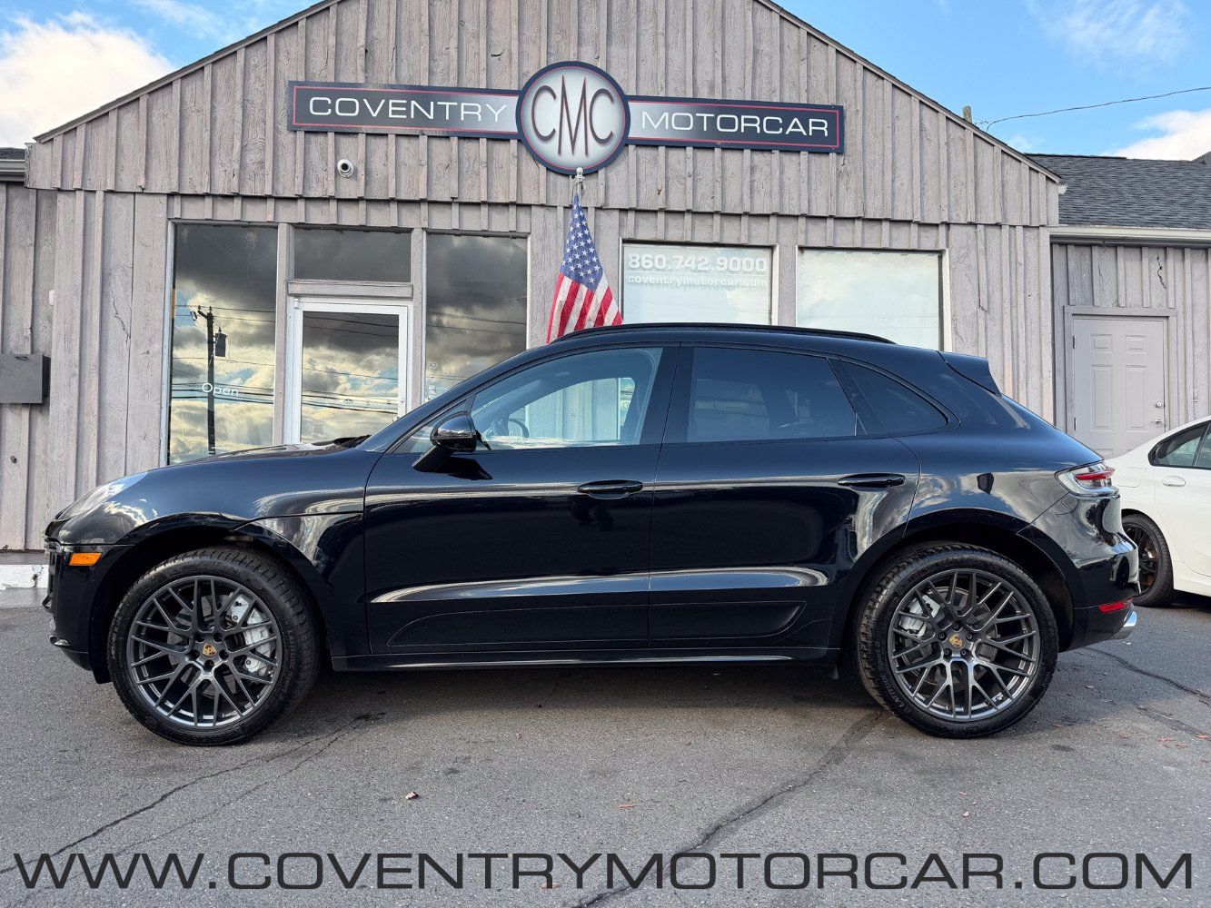 Used 2020 Porsche Macan Turbo AWD/4WD image 1
