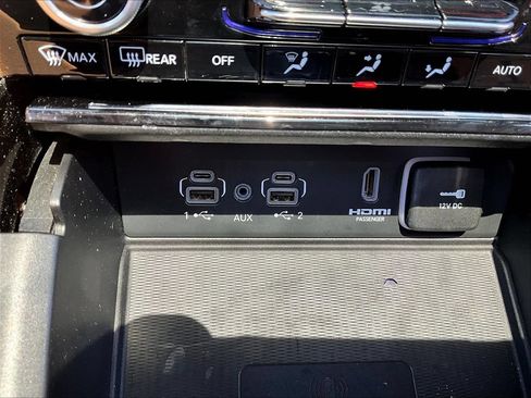 Used 2023 Jeep Grand Cherokee Summit AWD/4WD image 18