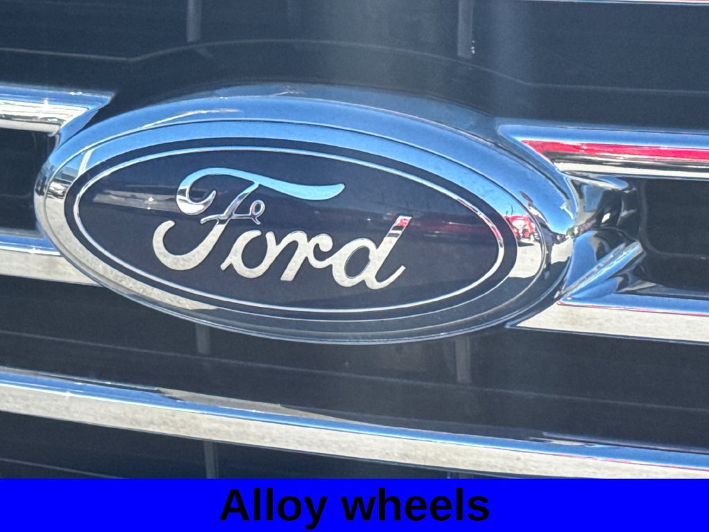 Used 2015 Ford F150 XLT w/ Equipment Group 302A Luxury AWD/4WD image 16