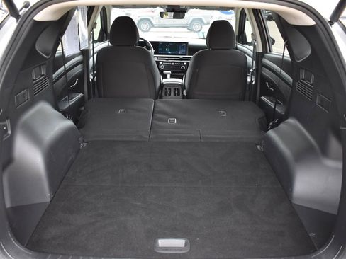 Used 2025 Hyundai Tucson SEL FWD image 18