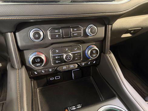Used 2024 GMC Yukon AT4 image 20