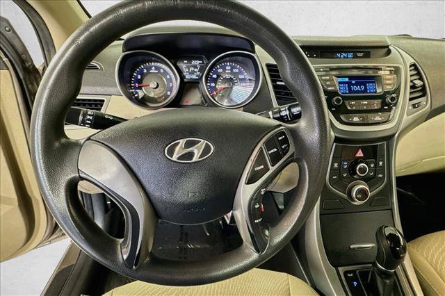 Used 2015 Hyundai Elantra SE FWD image 11