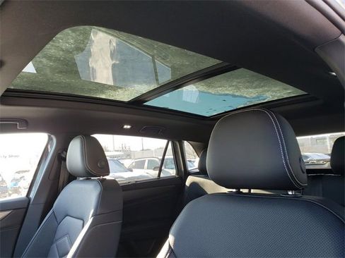 New 2026 Volkswagen Atlas Cross Sport SE image 7