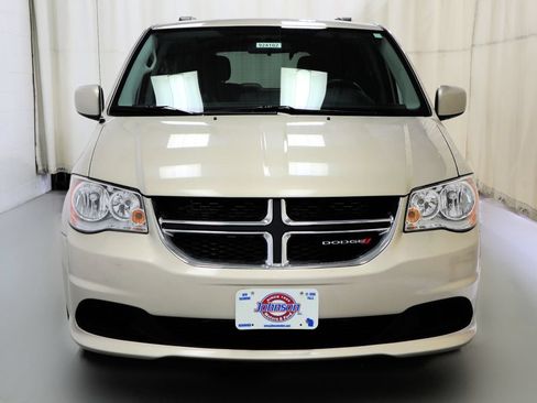 Used 2016 Dodge Grand Caravan SXT w/ Rear Park Assist Package FWD image 19