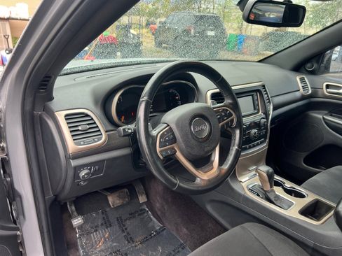 Used 2016 Jeep Grand Cherokee Laredo image 18