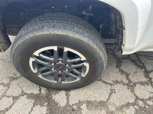 Used 2024 Toyota Tacoma TRD Sport image 14