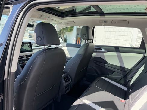 New 2026 Volkswagen Taos SEL AWD/4WD image 18