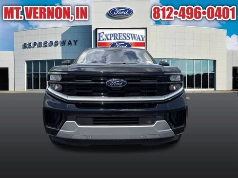 Used 2025 Ford Expedition Platinum AWD/4WD image 2