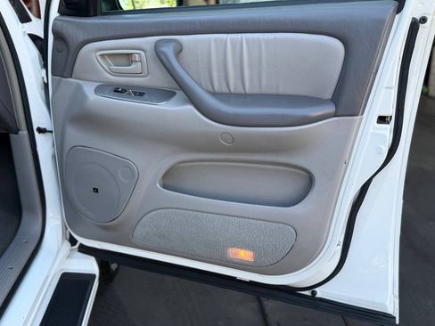 Used 2004 Toyota Sequoia Limited RWD image 63