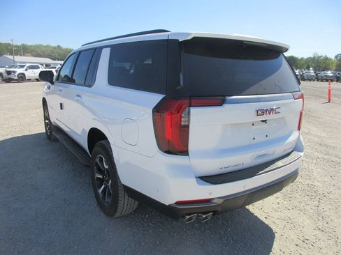 New 2026 GMC Yukon XL AT4 AWD/4WD image 6