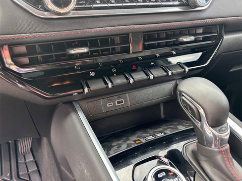 Certified 2024 Chevrolet Colorado Z71 w/ Z71 Convenience Package 2 image 19