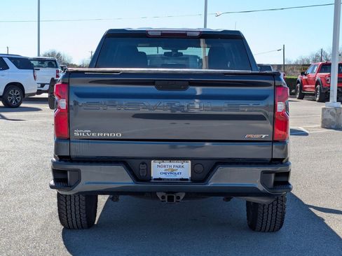 Used 2022 Chevrolet Silverado 1500 RST image 3