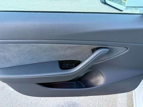 Used 2019 Tesla Model 3 Long Range image 18