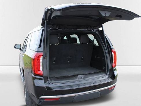 Used 2021 GMC Yukon SLT w/ SLT Premium Package image 40