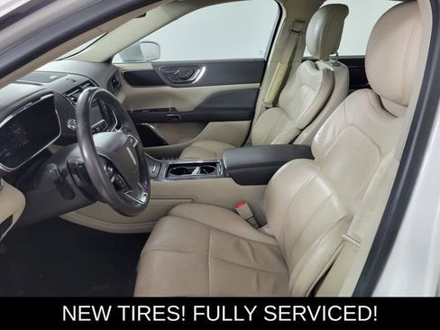 Used 2017 Lincoln Continental Select w/ Climate Package AWD/4WD image 13