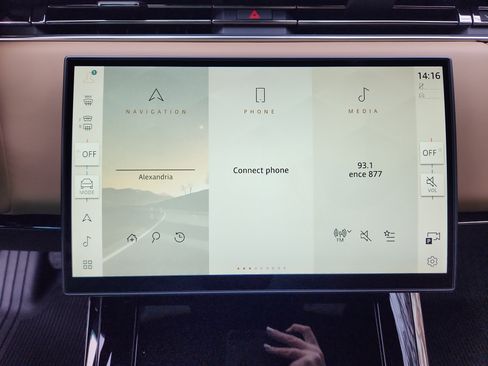 New 2026 Land Rover Range Rover Sport SE image 17