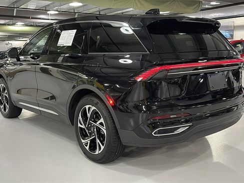 Used 2025 Lincoln Nautilus Premier w/ Equipment Group 102A image 4