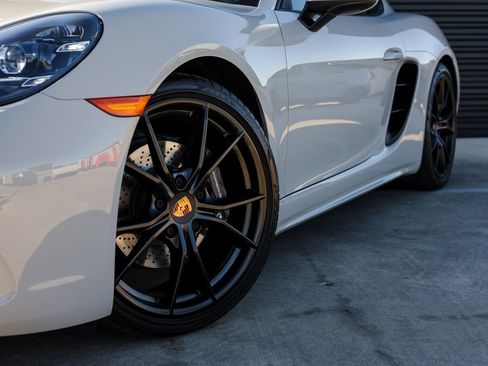 New 2025 Porsche 718 Cayman image 12