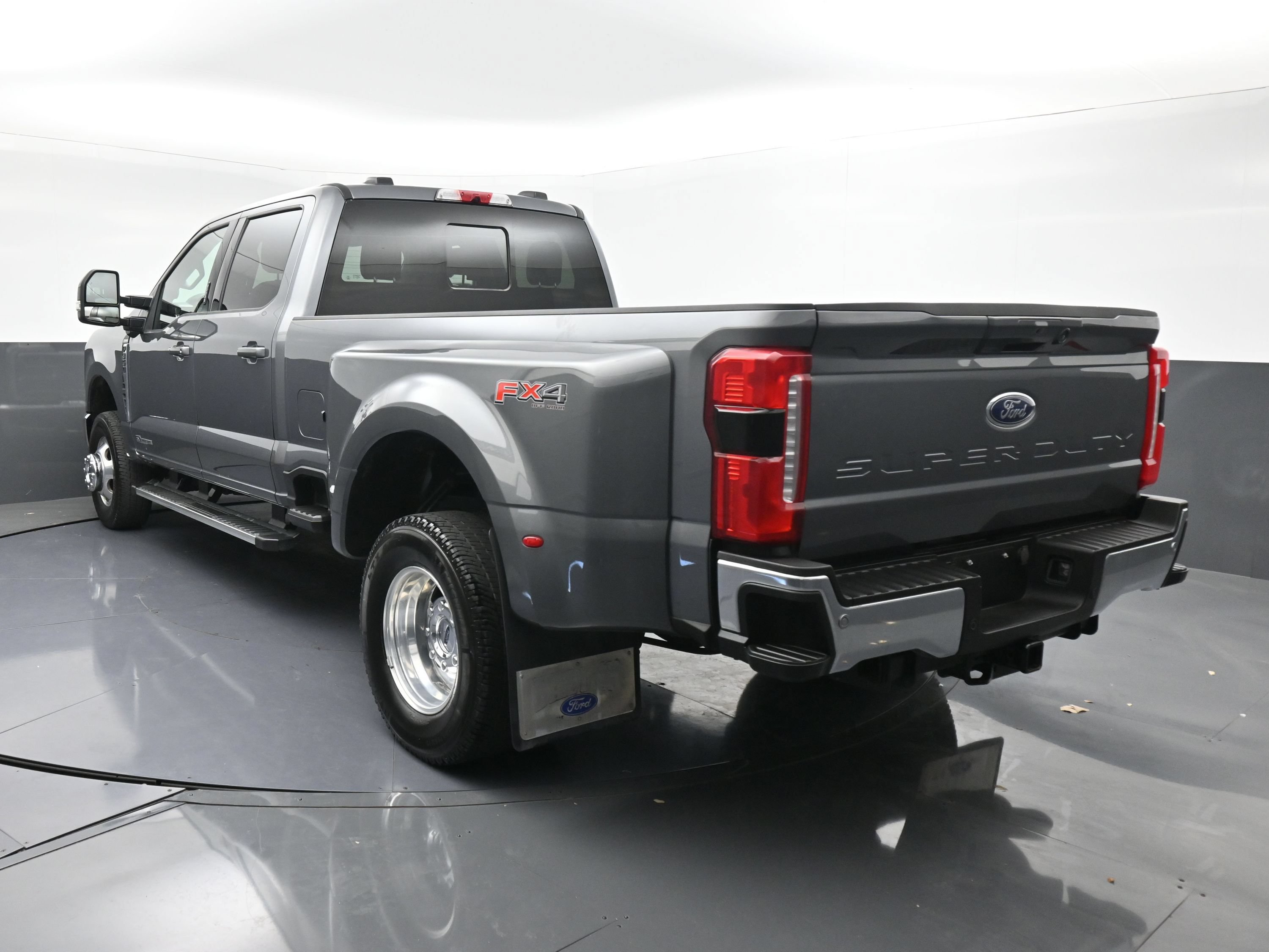 Used 2024 Ford F350 Lariat w/ FX4 Off-Road Package AWD/4WD image 7