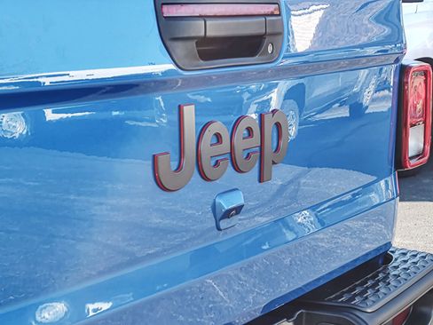 Used 2021 Jeep Gladiator Rubicon image 35