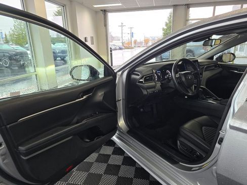 Used 2024 Toyota Camry SE image 18
