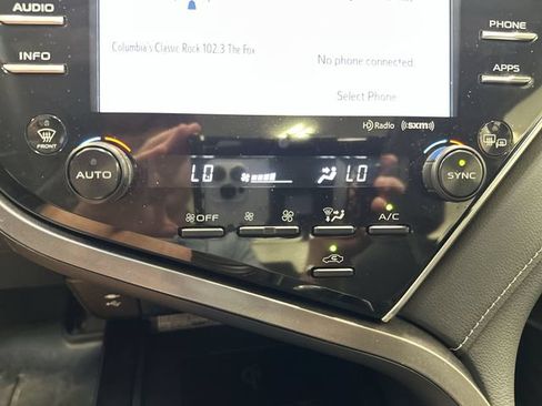 Used 2018 Toyota Camry XSE FWD image 23