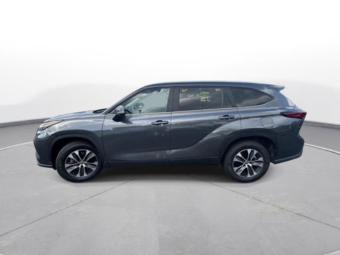 Used 2023 Toyota Highlander XLE FWD image 44