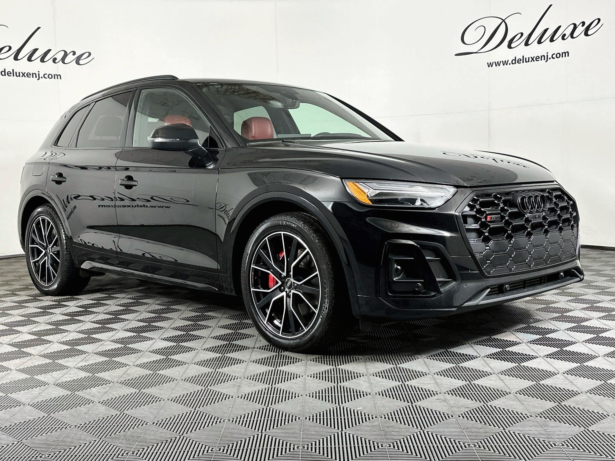 Used 2024 Audi SQ5 Premium Plus w/ Premium Plus Package AWD/4WD image 1