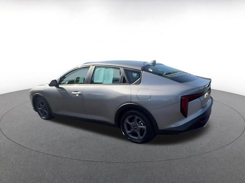 Used 2025 Kia K4 LXS FWD image 10