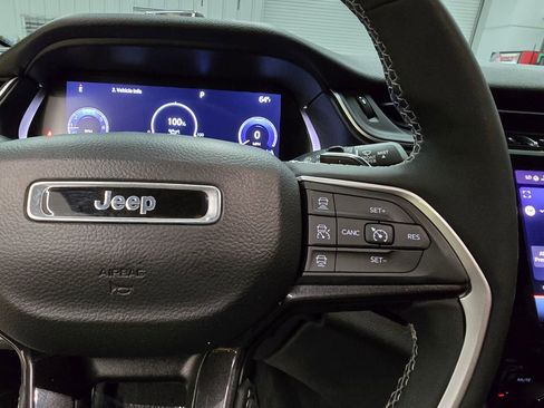 Used 2023 Jeep Grand Cherokee L Laredo image 19