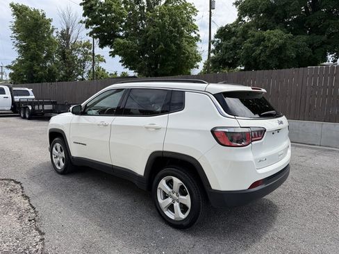 Used 2019 Jeep Compass Latitude w/ Cold Weather Group AWD/4WD image 7