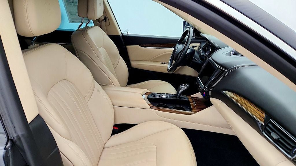 Used 2022 Maserati Levante GT AWD/4WD image 23