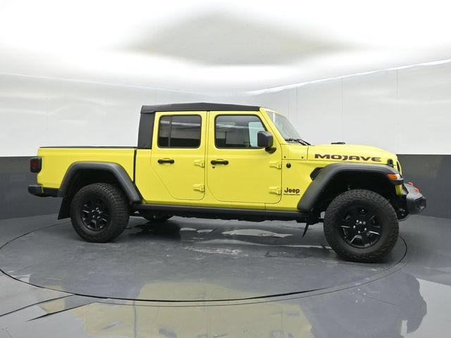 Used 2023 Jeep Gladiator Mojave AWD/4WD image 9
