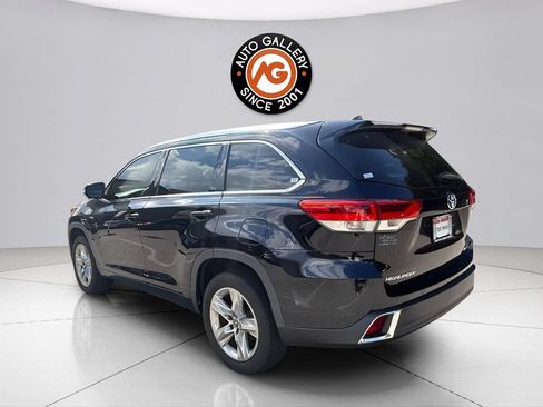 Used 2017 Toyota Highlander Limited FWD image 5