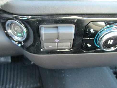 New 2026 GMC Sierra 1500 SLE w/ X31 Off-Road Package image 15