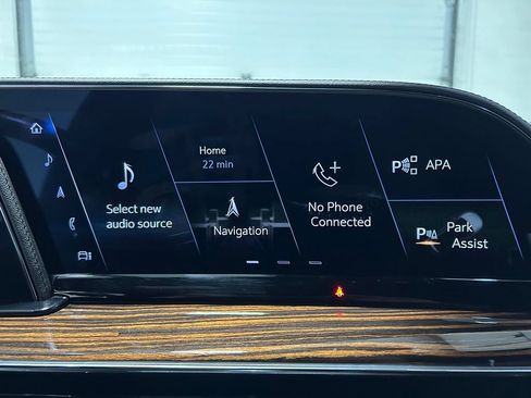 Used 2022 Cadillac Escalade Premium Luxury w/ Performance Package AWD/4WD image 20