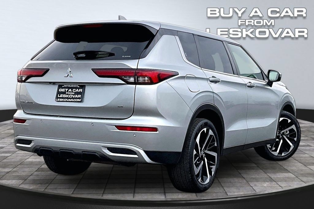 Used 2024 Mitsubishi Outlander SE AWD/4WD image 13
