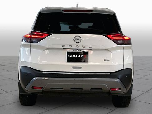 Used 2023 Nissan Rogue SL w/ SL Premium Package FWD image 4
