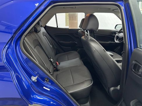 Used 2023 Hyundai Venue Limited w/ Cargo Package FWD image 15