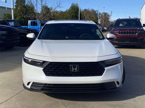 Used 2023 Honda Accord EX image 37