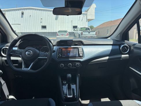 Used 2025 Nissan Versa SV FWD image 31