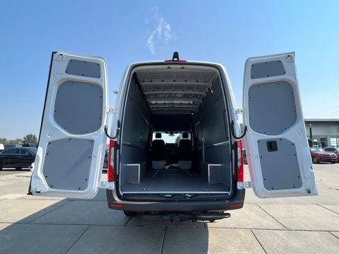 New 2025 Mercedes-Benz Sprinter 2500 image 34