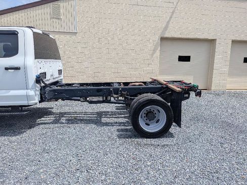 Used 2024 Ford F550 4x4 Crew Cab Super Duty image 4