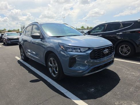 Used 2024 Ford Escape ST-Line w/ Tech Pack #1 FWD image 3