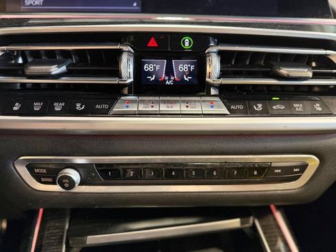 Used 2021 BMW X7 M50i AWD/4WD image 40