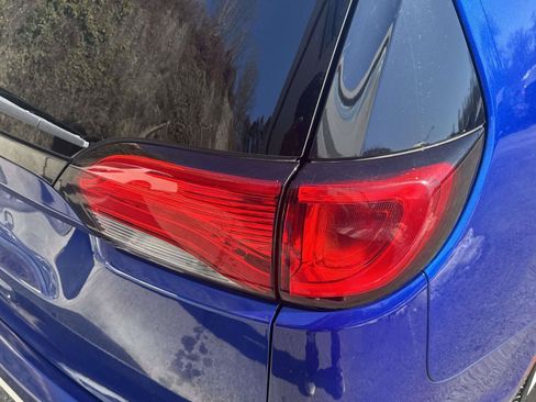 Used 2019 Chrysler Pacifica Touring-L FWD image 11