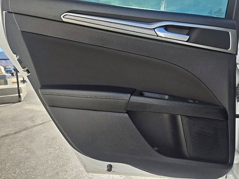 Used 2020 Ford Fusion SE image 37