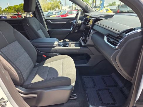 Certified 2025 GMC Acadia Elevation image 17