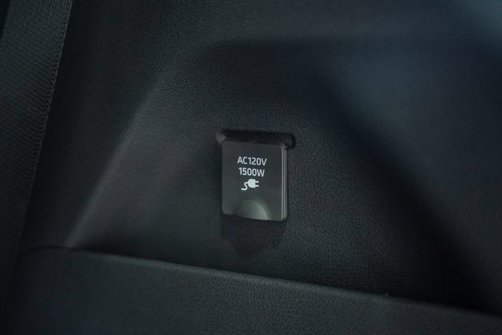 New 2026 Toyota Sienna XLE Woodland Edition AWD/4WD image 11